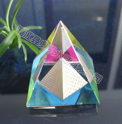 水晶金字塔16